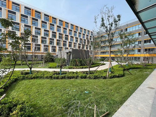 丰台区换房力荐 豪装全新白领公寓 大葆台地铁500米 上班方便 配套齐全24小时安保 民水民电可养宠物 免物业费免网费 0中介房价美丽
