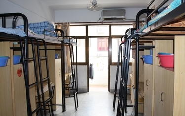 我校学生公寓被评为市文明宿舍