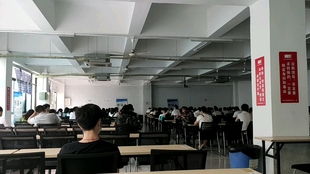 给你们看看比亚迪3块5的早餐,吃一盘就吃饱